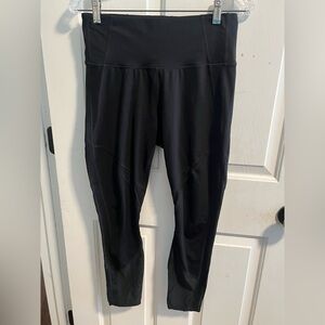 LIKE NEW Athleta Precision High Rise 7/8 Leggings in Black - Sz Medium